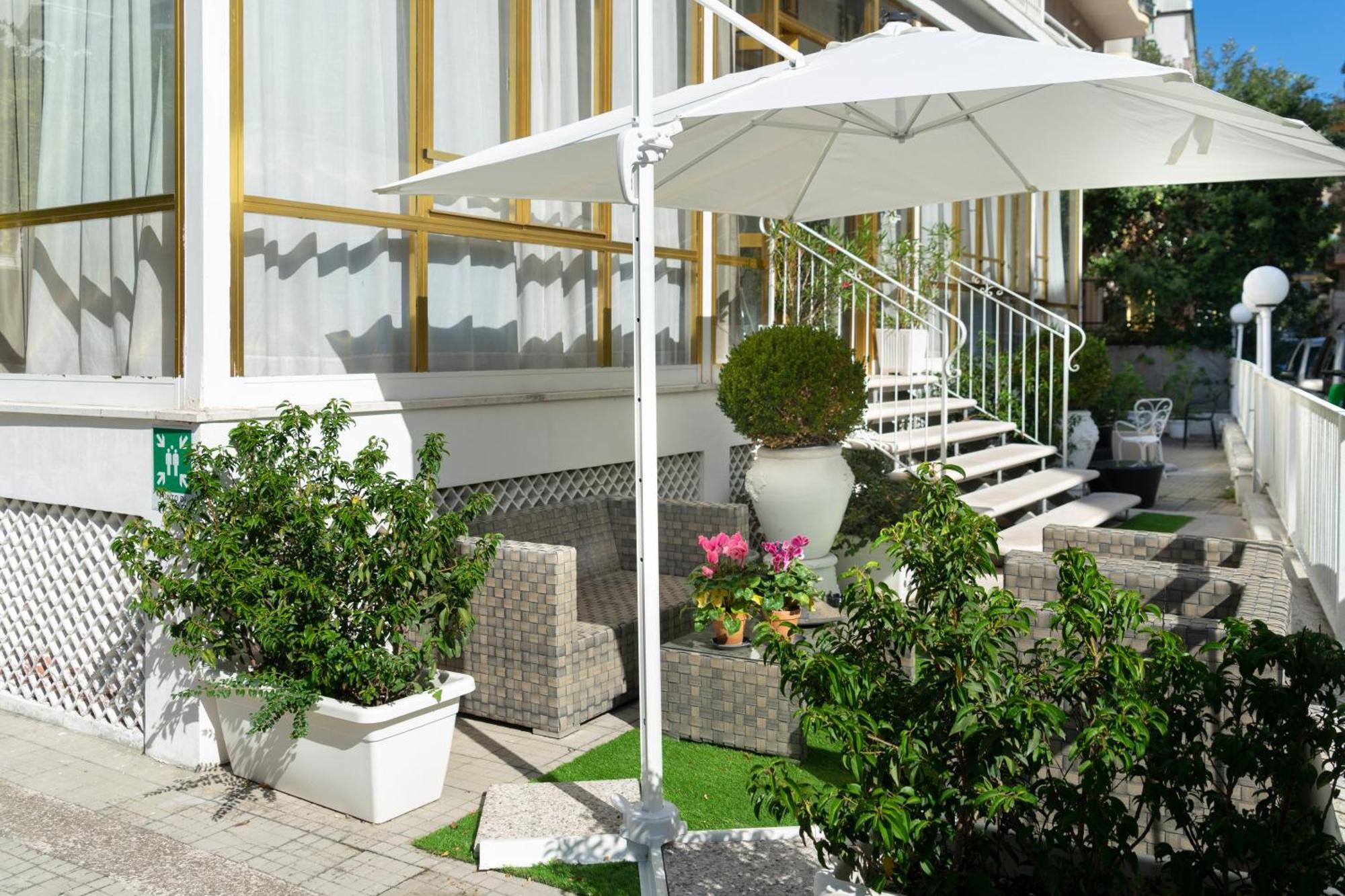 Hotel Italia Boutique Rimini Bagian luar foto