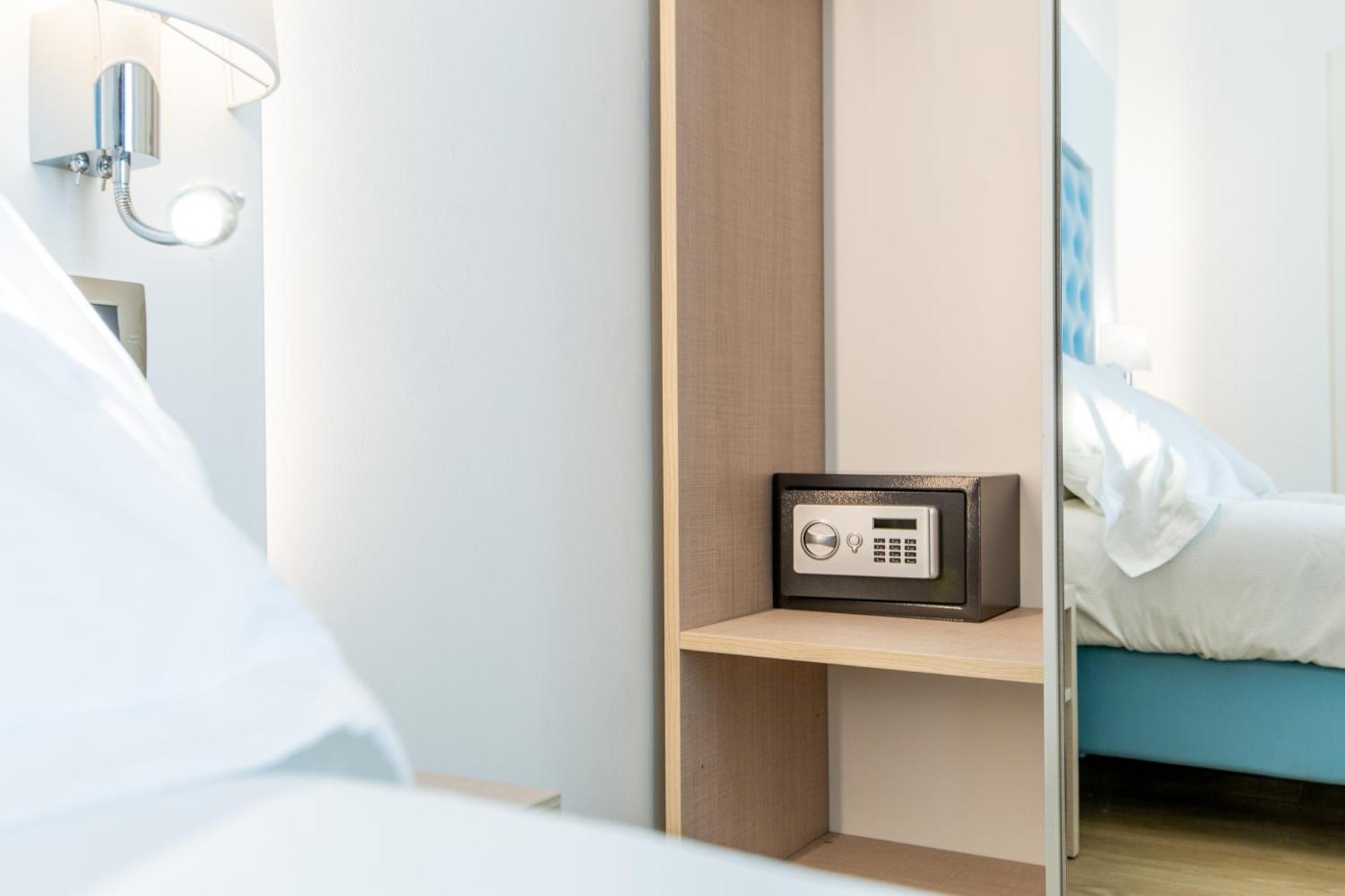 Hotel Italia Boutique Rimini Bagian luar foto