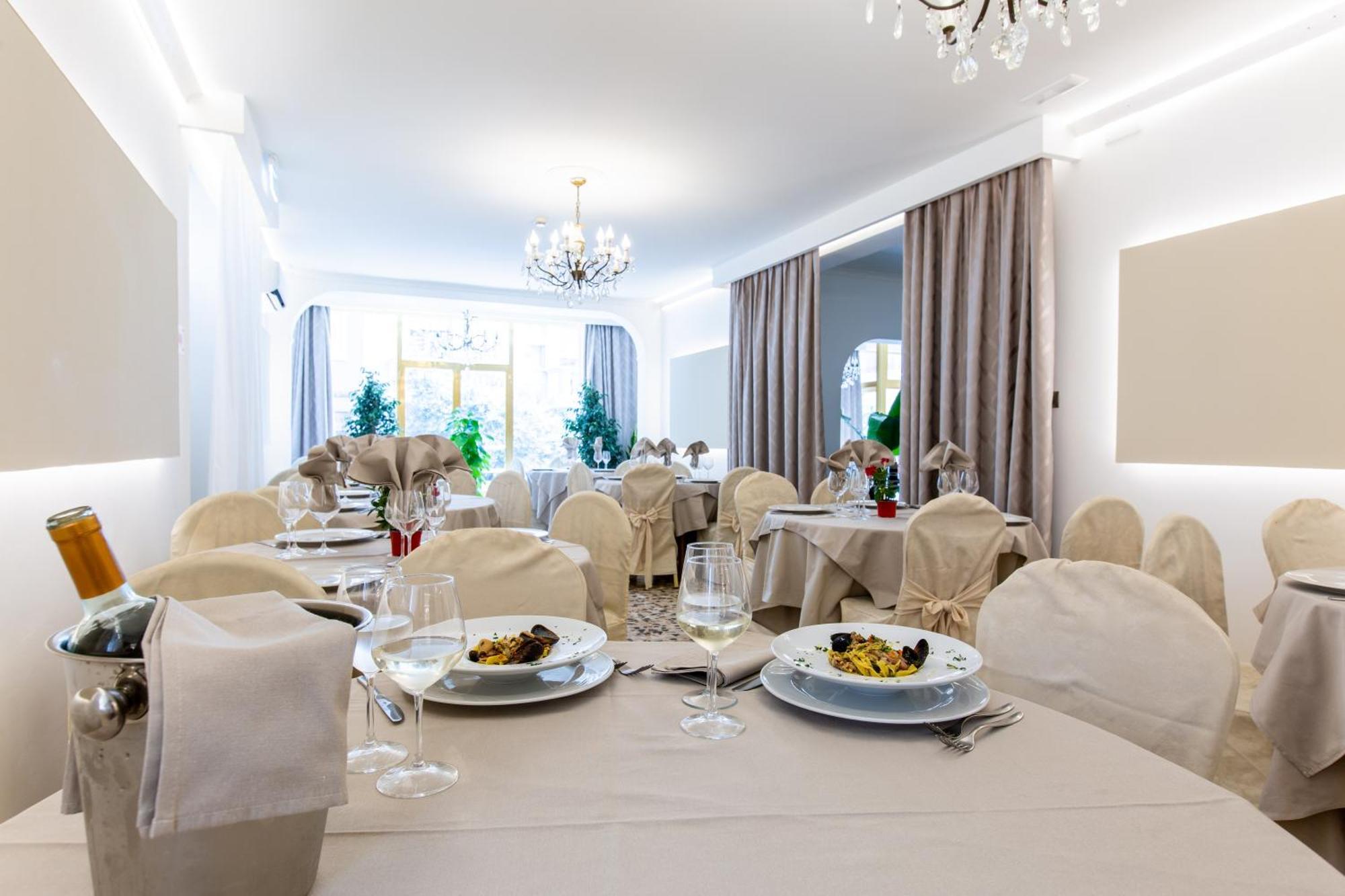 Hotel Italia Boutique Rimini Bagian luar foto